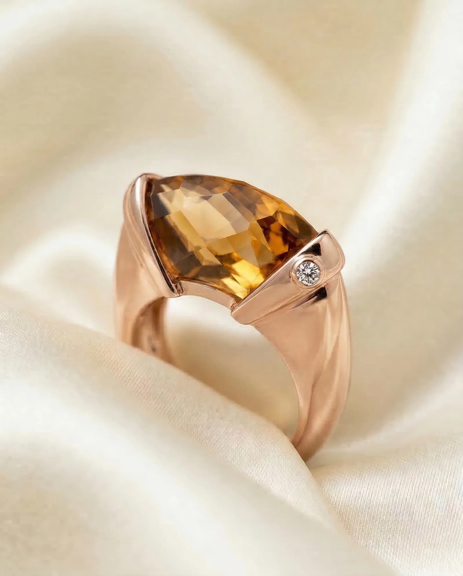 Anillo Vela, Ámbar naranja · Oro rosa