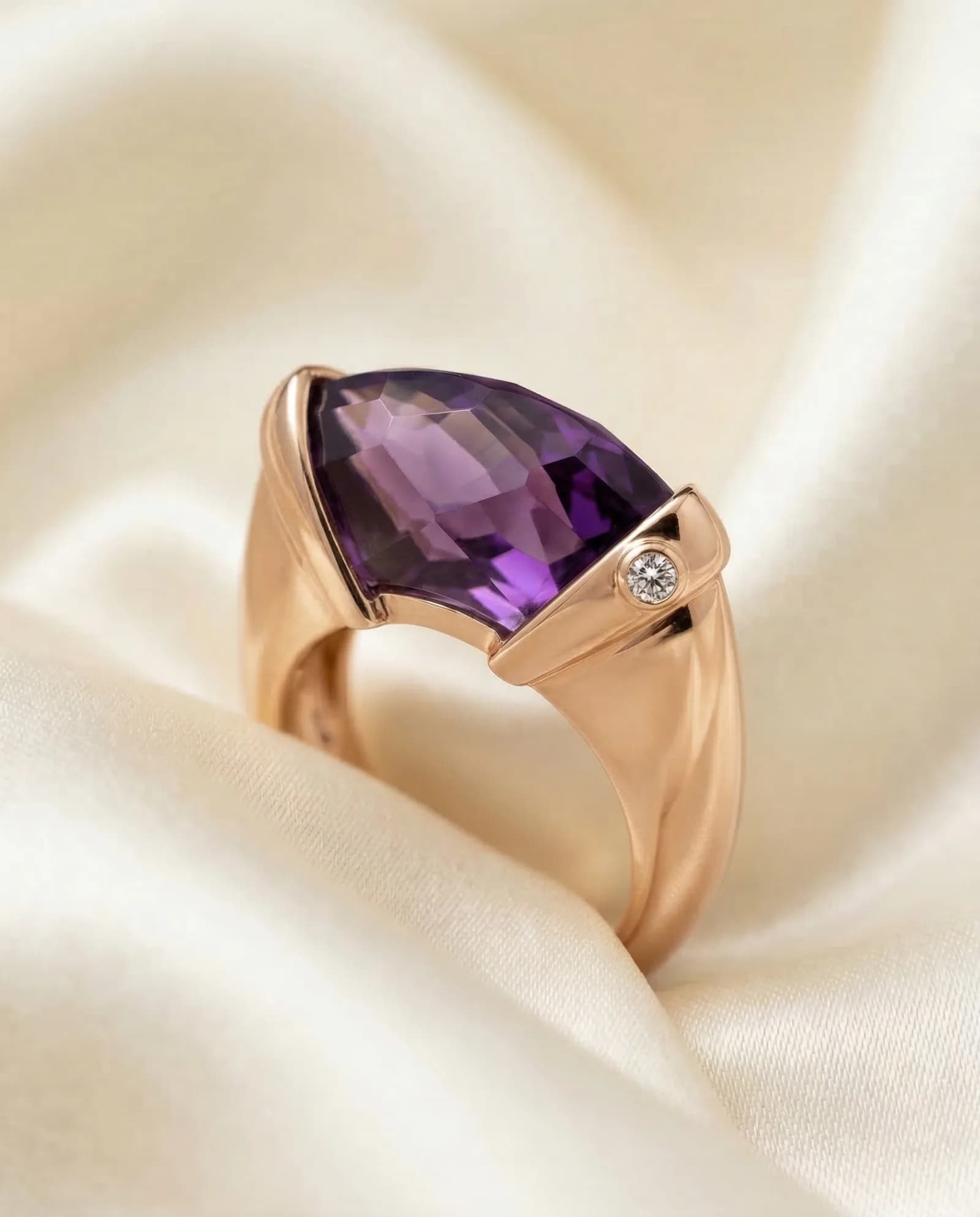 Anillo Vela, Amatista violeta · Oro rosa
