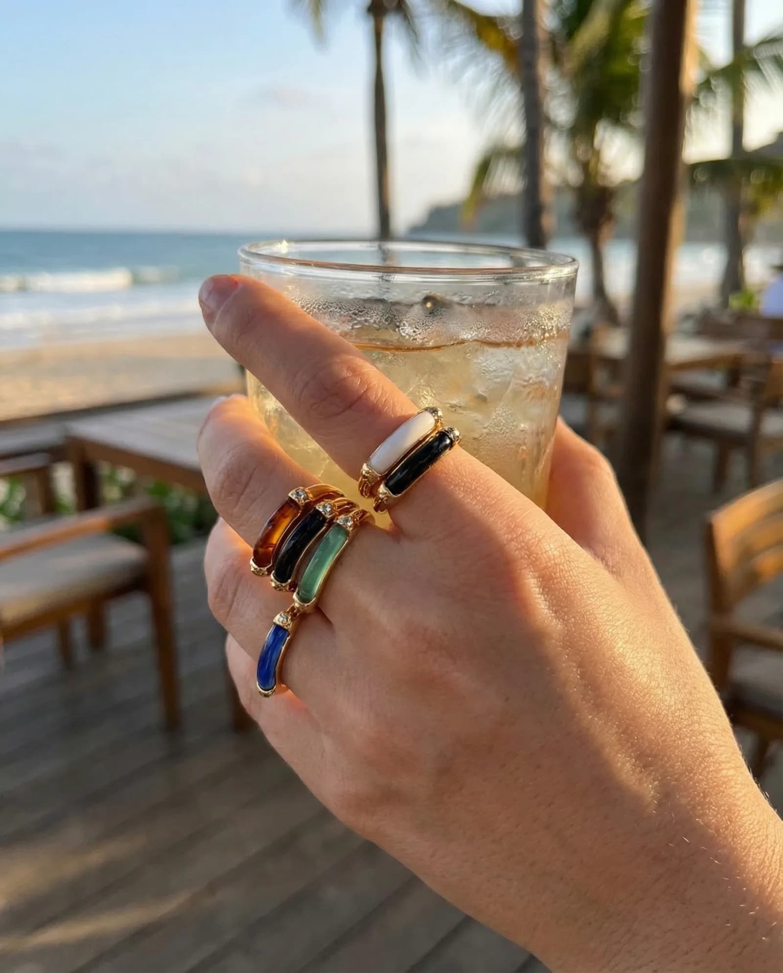 Anillo Puente Ancho - Piedra lisa, Ónix negro · Oro amarillo