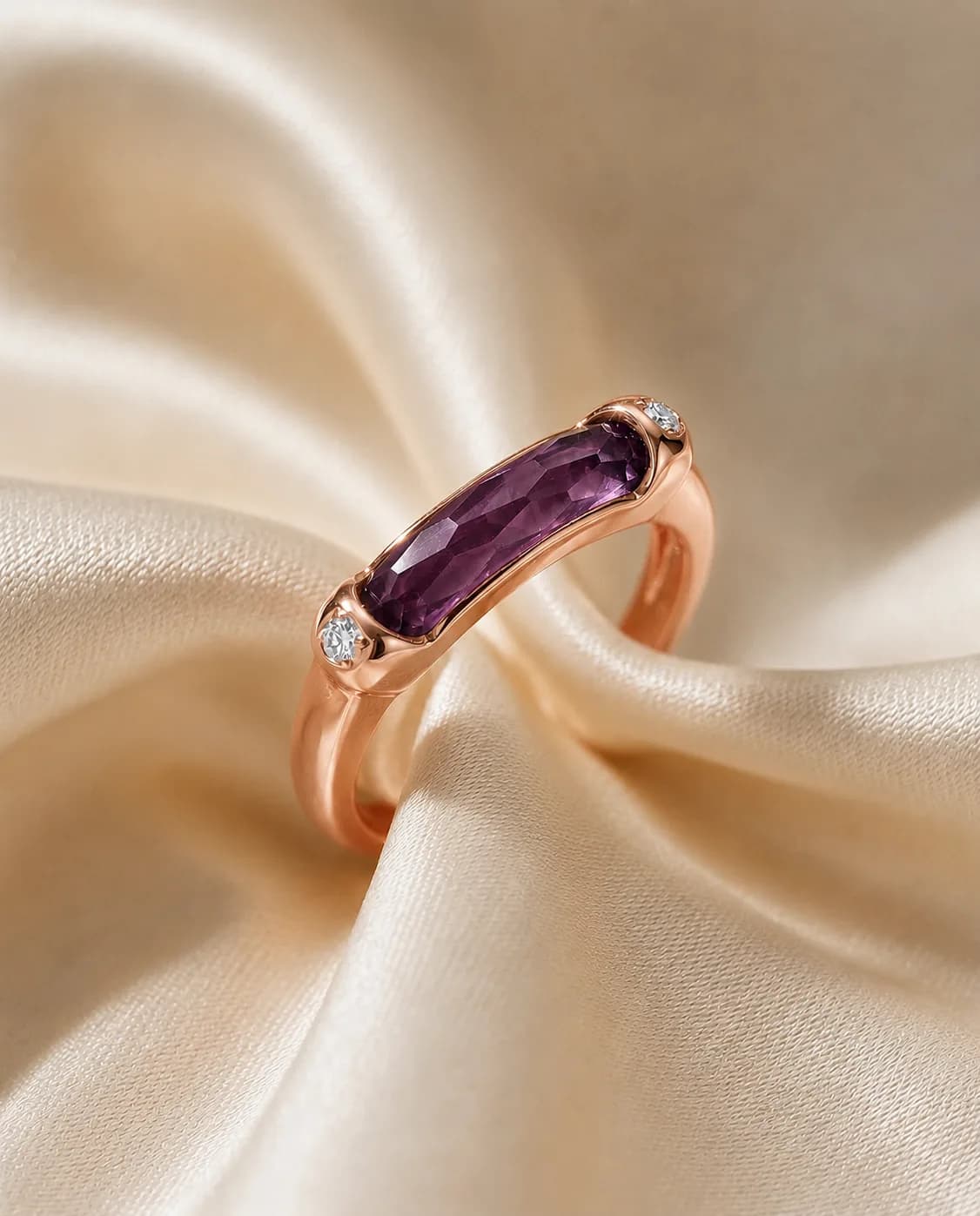 Anillo Puente Fino - Piedra facetada, Amatista violeta · Oro rosa
