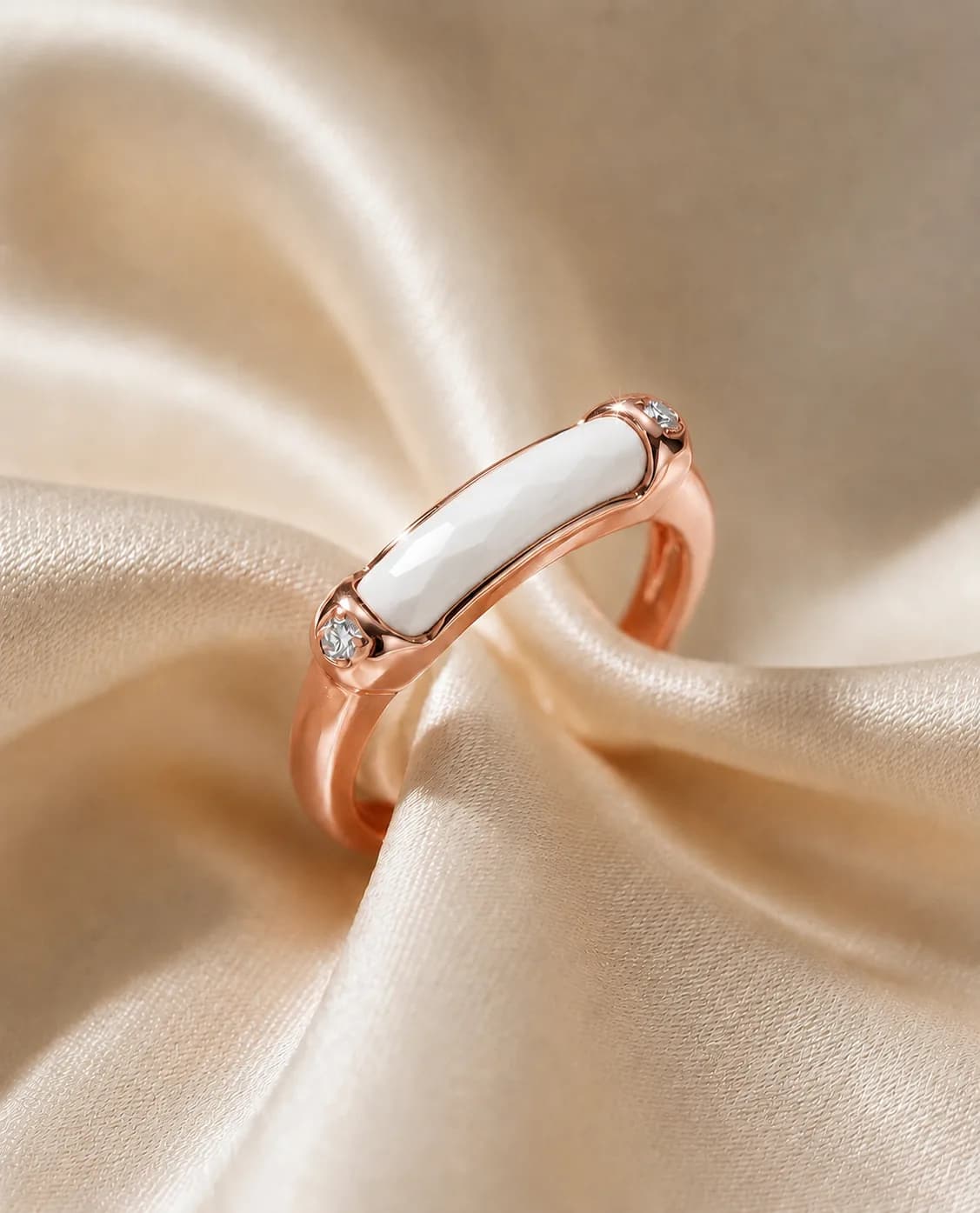 Anillo Puente Fino - Piedra facetada, Ágata blanca · Oro rosa