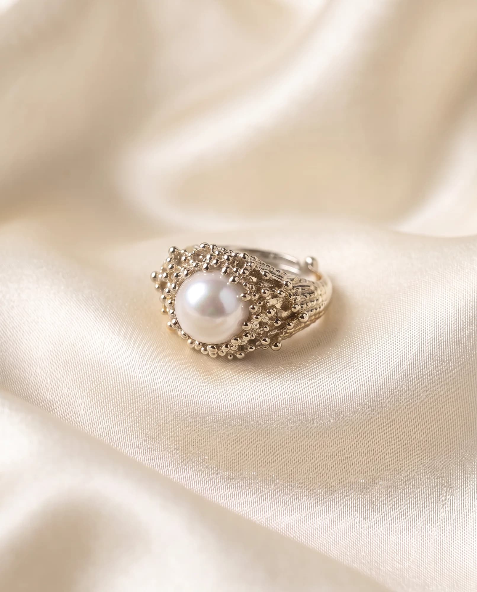 Anillo Coral, Oro blanco
