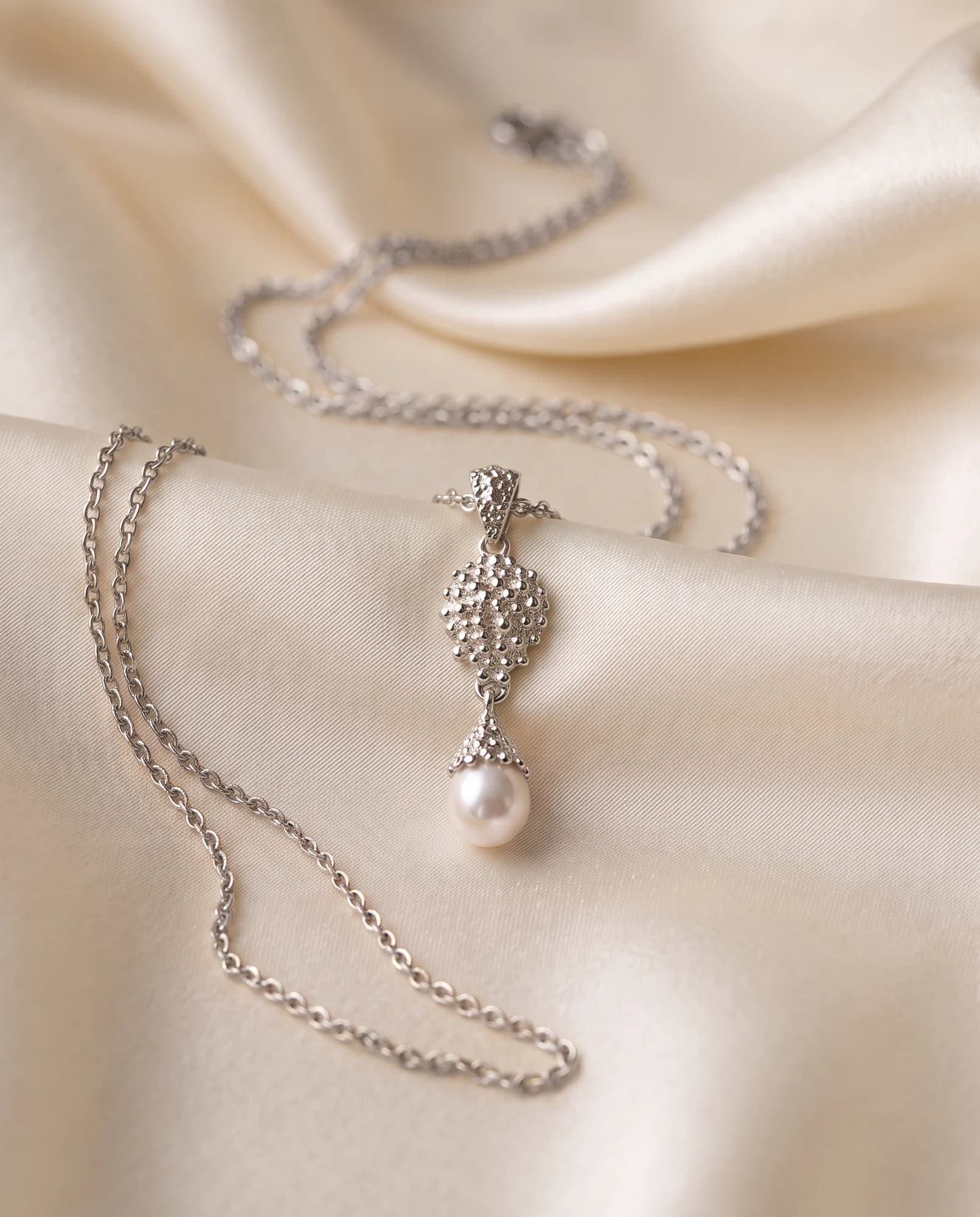 Collar Constelación, Oro blanco