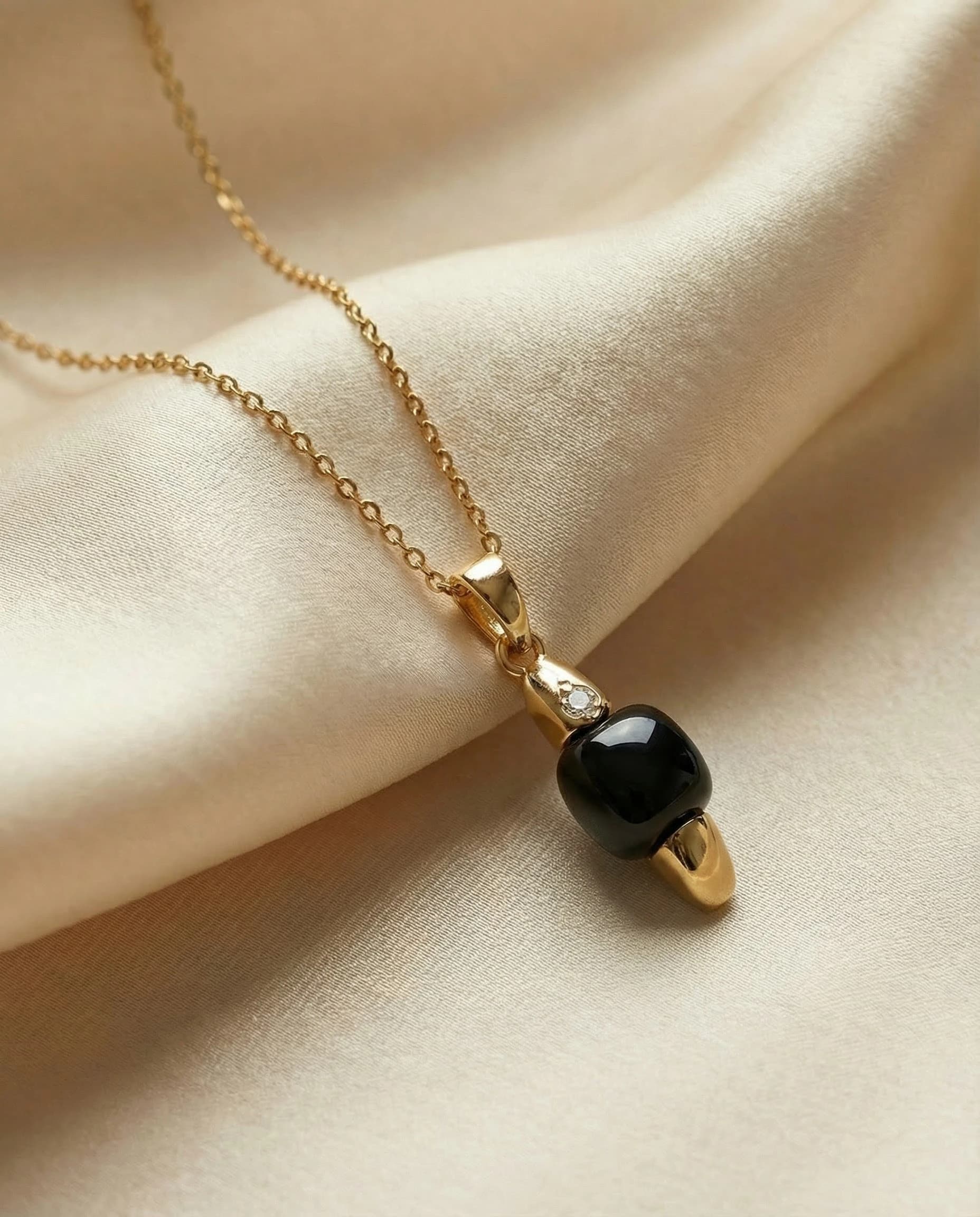 Collar Gemma - Ónix negro, Oro amarillo